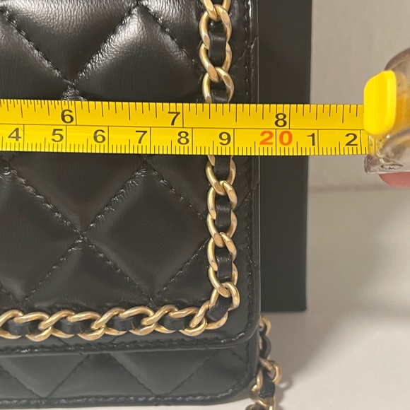 Chanel - Picture 3 of 12